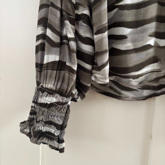 Cloth & Stone (Anthropologie) Collared Button Down Shirt - Picture 5 of 7